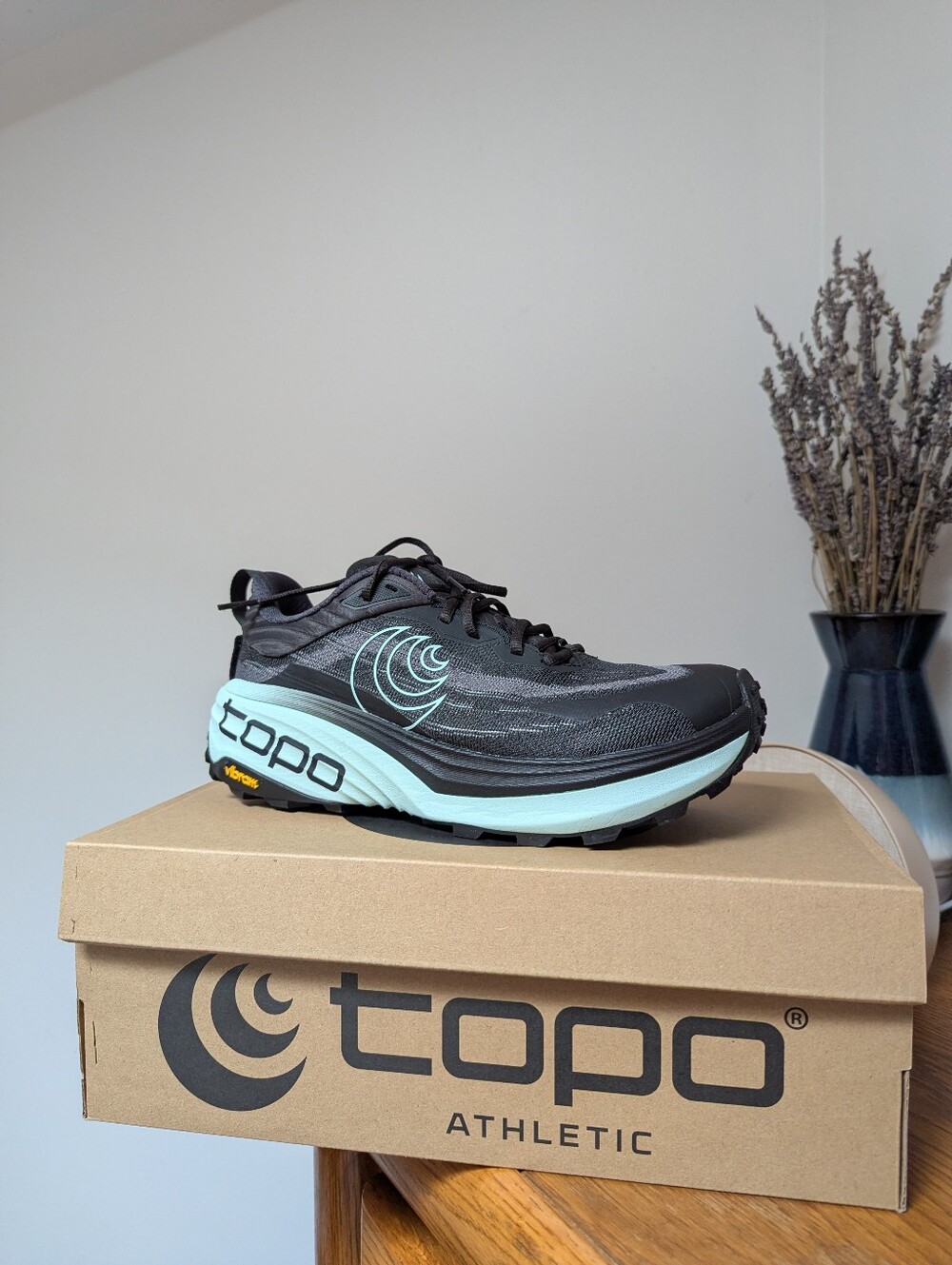 Topo Athletics Vista Women's Size 8.5 Wide